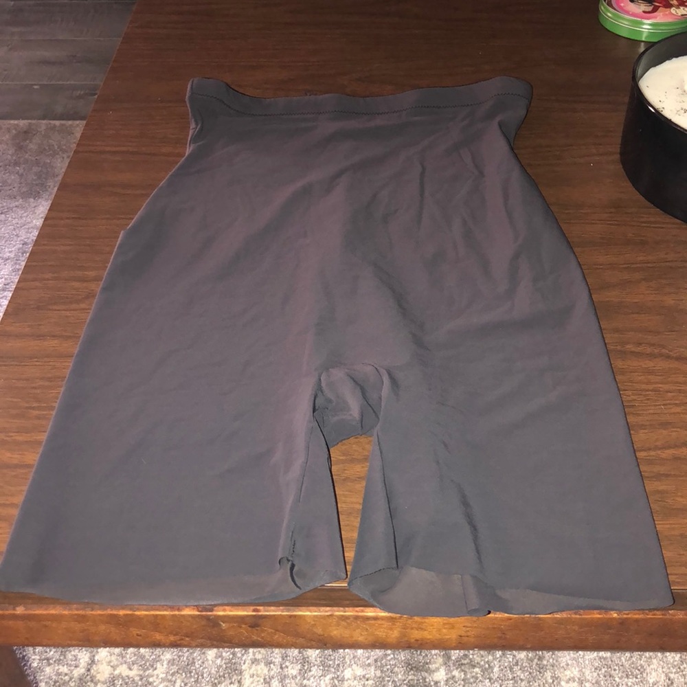 Maidenform Sleek Smoothing Hi-waist Shorty Briefs